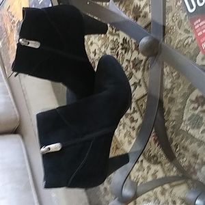 Adrienne Vittadini Ankle Boots with heels Size 7 Med